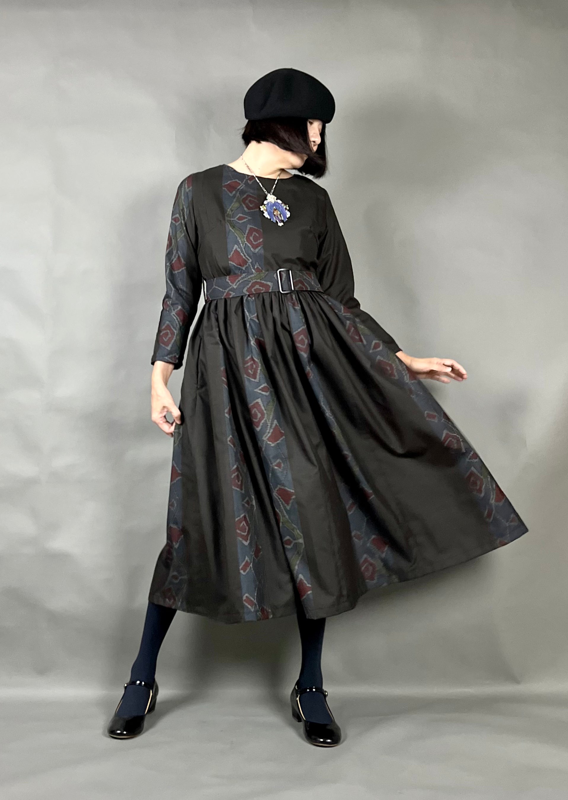 大島紬】着物リメイク薔薇ラインワンピースドレス – JAPON YOKO 大島紬】着物リメイク薔薇ラインワンピースドレス – JAPON YOKO