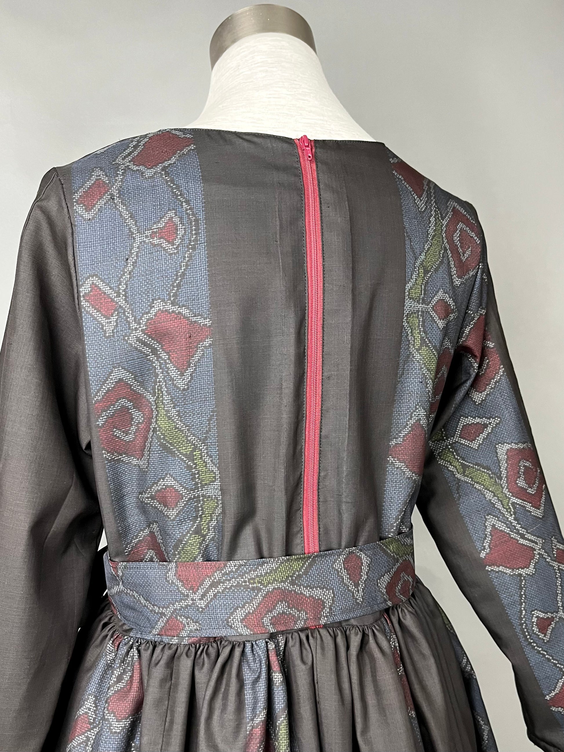 大島紬】着物リメイク薔薇ラインワンピースドレス – JAPON YOKO 大島紬】着物リメイク薔薇ラインワンピースドレス – JAPON YOKO