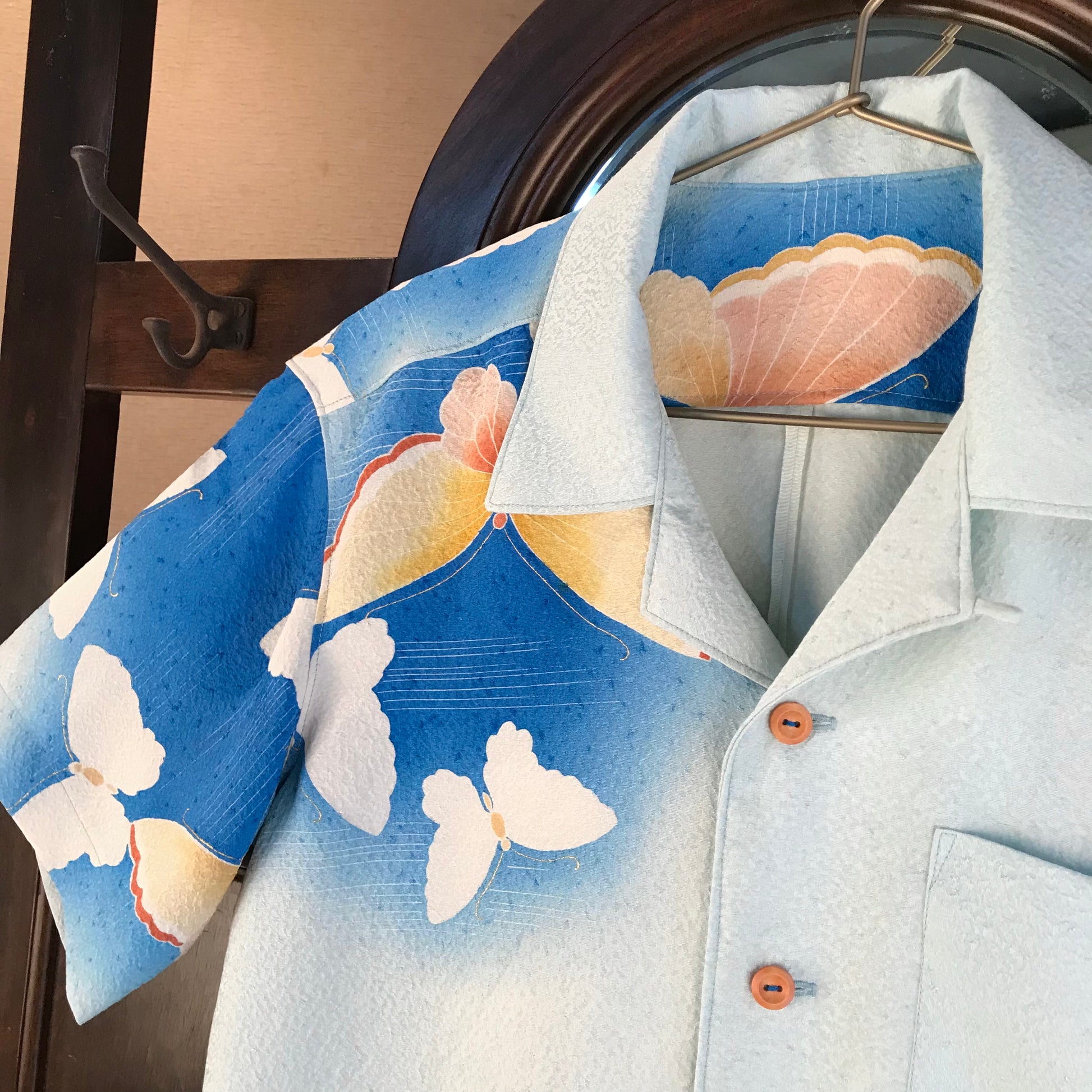 アンティーク着物】リメイクアロハシャツ 「白藍の蝶」 – JAPON YOKO アンティーク着物】リメイクアロハシャツ 「白藍の蝶」 – JAPON YOKO